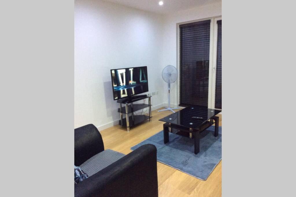 Max'Em Lexington Luxury Apartment Slough Eksteriør bilde