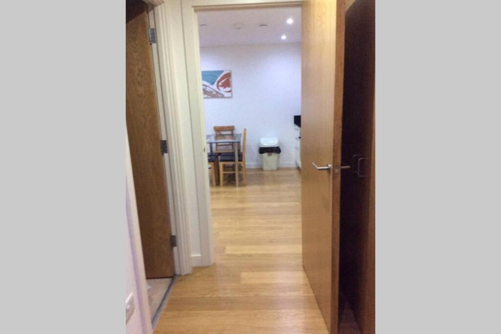 Max'Em Lexington Luxury Apartment Slough Eksteriør bilde