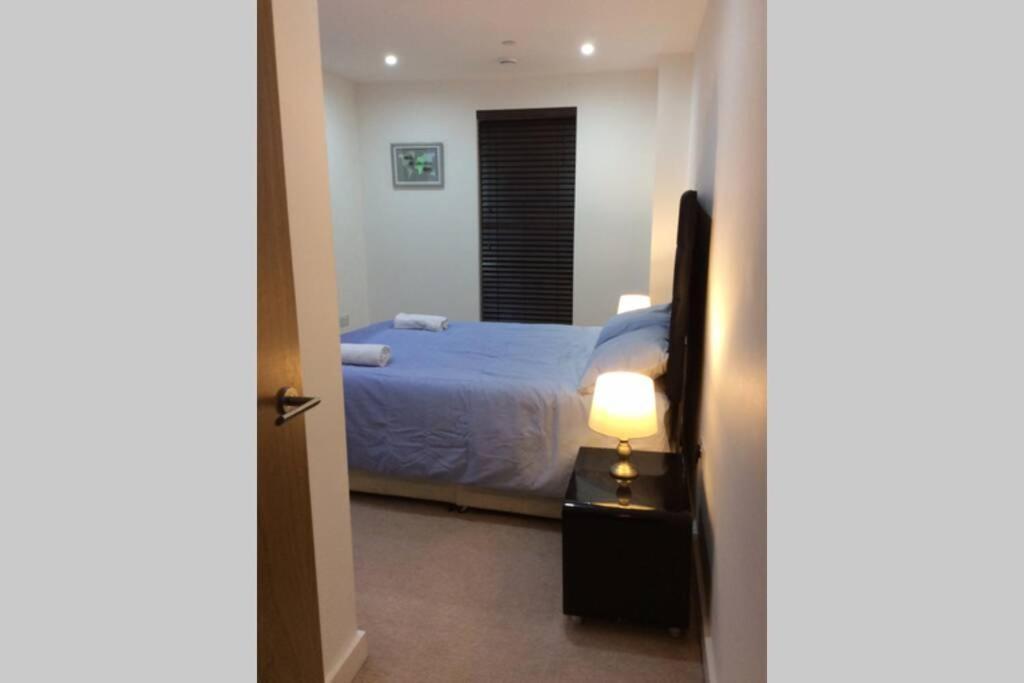 Max'Em Lexington Luxury Apartment Slough Eksteriør bilde