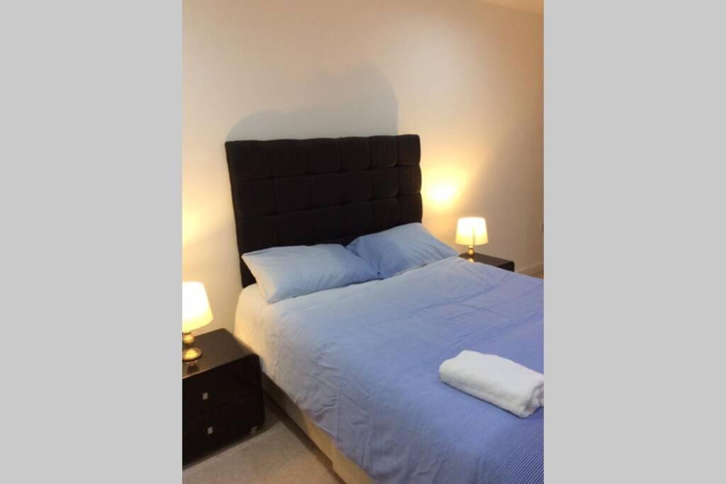Max'Em Lexington Luxury Apartment Slough Eksteriør bilde