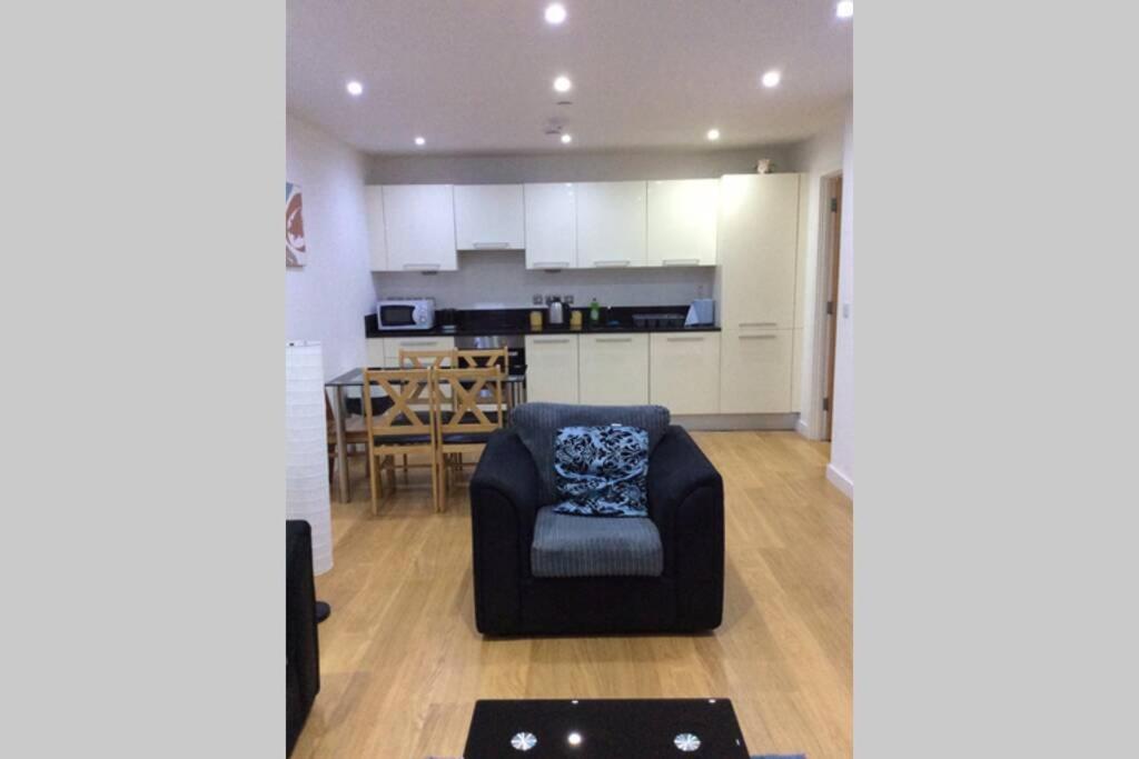 Max'Em Lexington Luxury Apartment Slough Eksteriør bilde