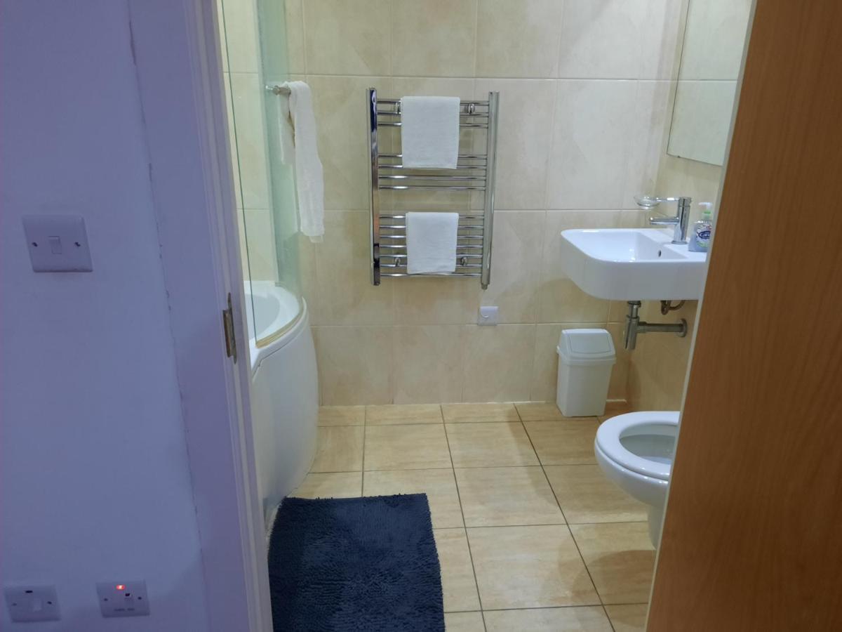 Max'Em Lexington Luxury Apartment Slough Eksteriør bilde