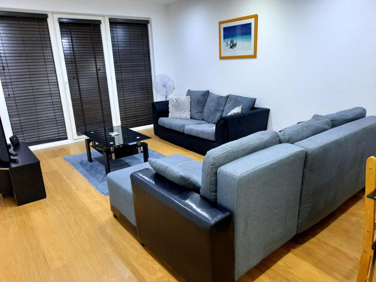 Max'Em Lexington Luxury Apartment Slough Eksteriør bilde