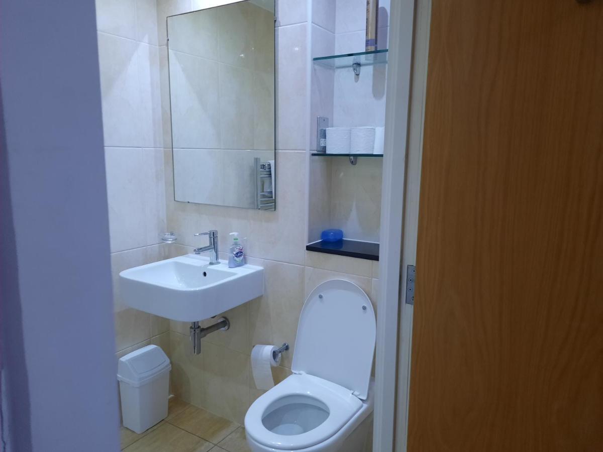 Max'Em Lexington Luxury Apartment Slough Eksteriør bilde